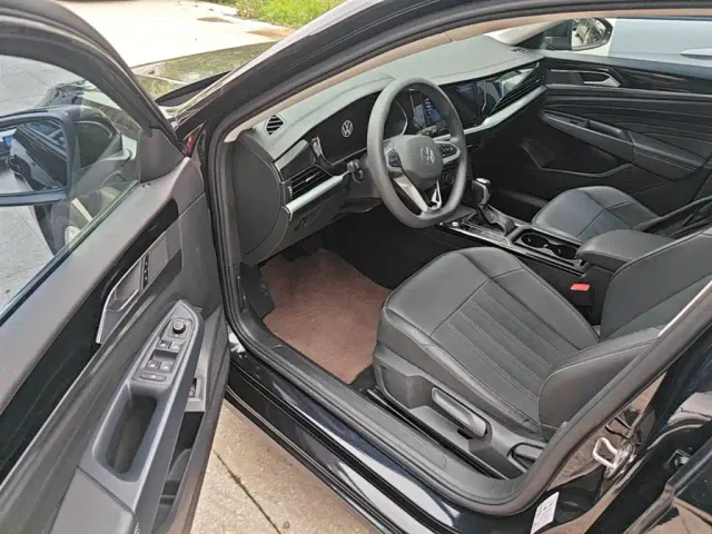 Volkswagen Passat — Фото автомобиля 15