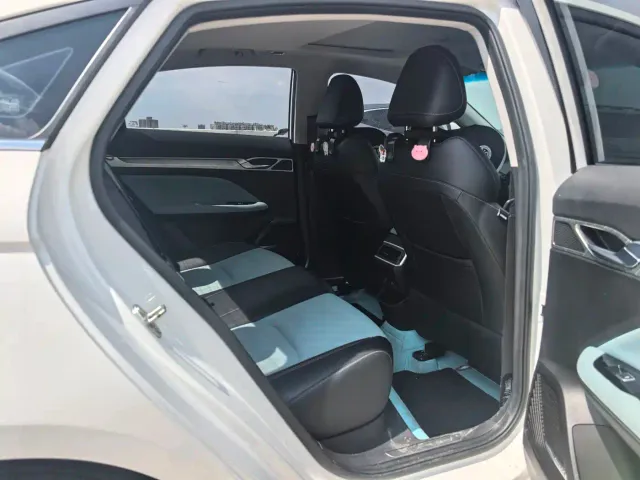 Geely Emgrand L — Фото автомобиля 11