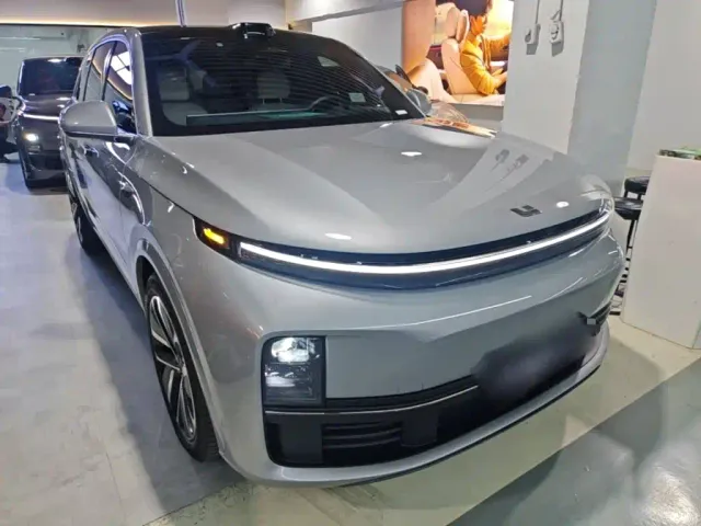 Li Auto L7 — Фото автомобиля 3