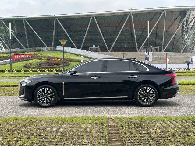 Hongqi H5 — Фото автомобиля 5