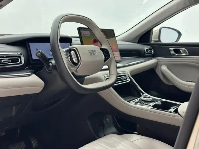 Geely Galaxy Galaxy Stellar 6 2025 125km Long Voyage Edition — Фото автомобиля 4