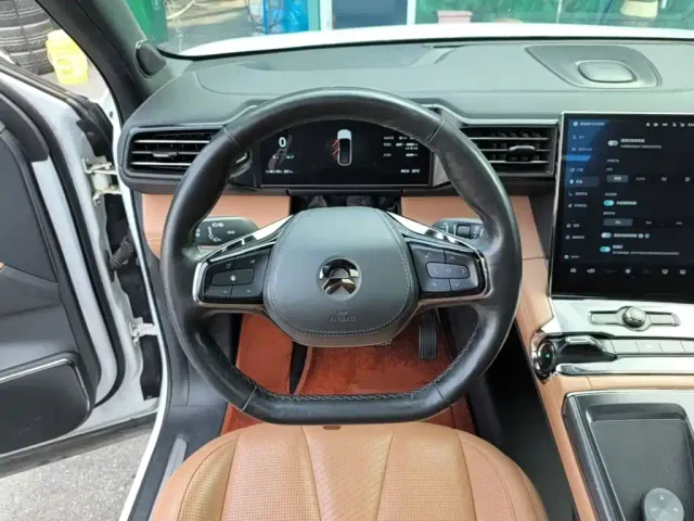 Nio ES8 — Фото автомобиля 10