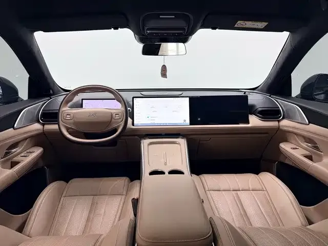Xpeng G9 — Фото автомобиля 5