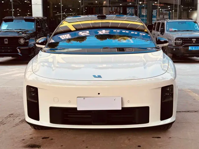 Li Auto i6 — Фото автомобиля 2