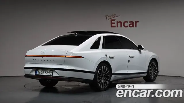 Hyundai Grandeur Grandeur (GN7) 2.5 Бензин 2WD — Фото автомобиля 2