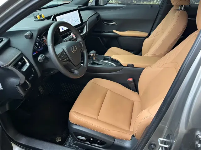 Lexus UX — Фото автомобиля 9