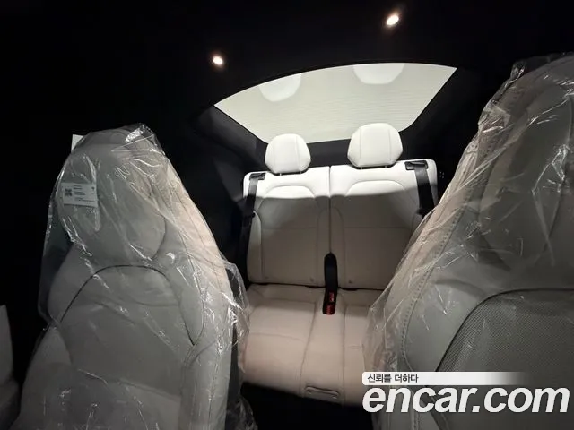 Tesla Model Y — Фото автомобиля 8
