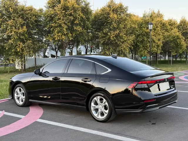 Honda Accord — Фото автомобиля 4