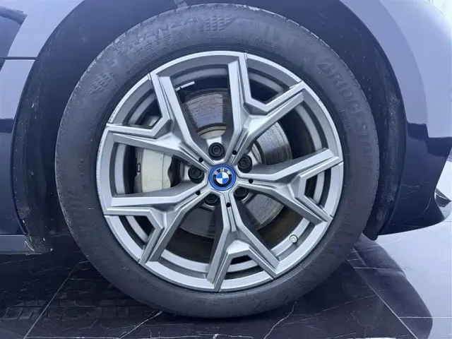 BMW i3 — Фото автомобиля 11
