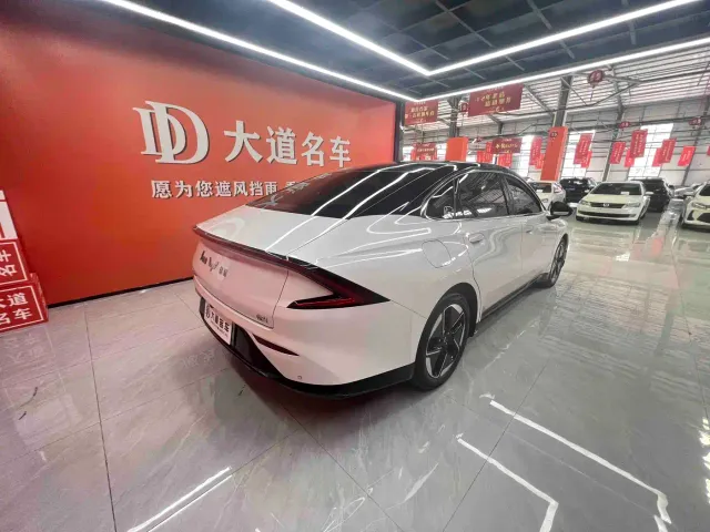 Wuling Starlight — Фото автомобиля 4