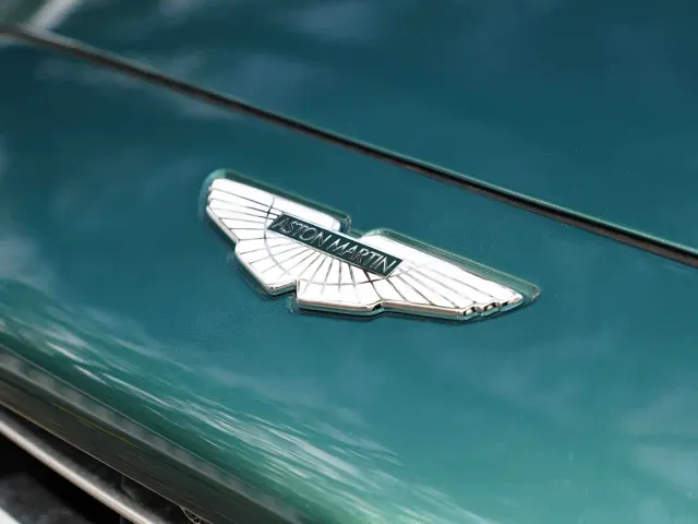 Aston Martin DBX — Фото автомобиля 6