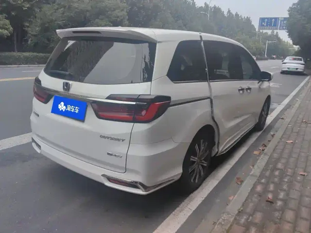 Honda Odyssey — Фото автомобиля 3