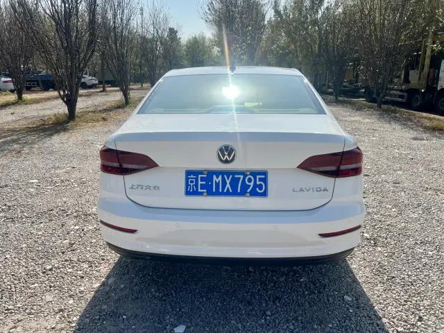 Volkswagen Lavida — Фото автомобиля 6