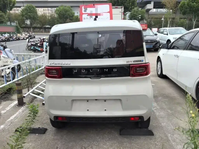 Wuling Hongguang Mini EV — Фото автомобиля 5