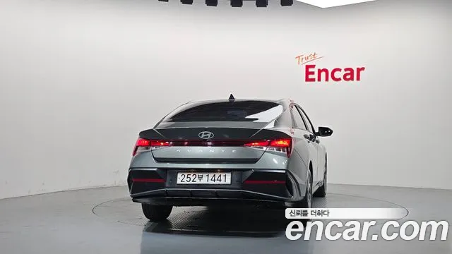 Hyundai Avante CN7 — Фото автомобиля 4