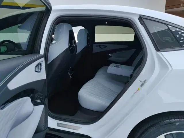 BYD Seal 2022 550km Standard Range RWD Premium — Фото автомобиля 11