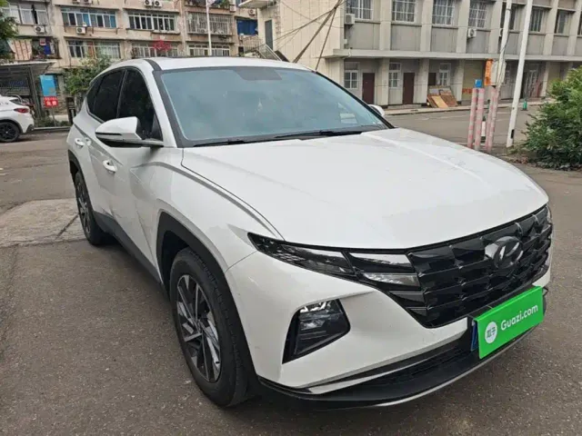 Hyundai Tucson — Фото автомобиля 3