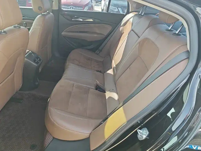Buick Regal — Фото автомобиля 16