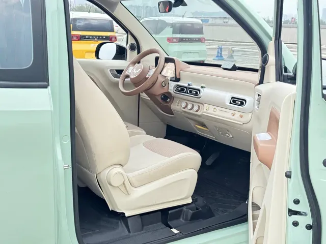 Wuling Hongguang Mini EV — Фото автомобиля 12
