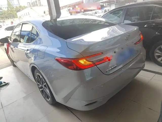 Toyota Camry — Фото автомобиля 4