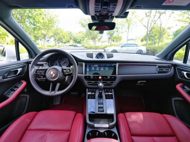 Porsche Macan — Фото автомобиля 10