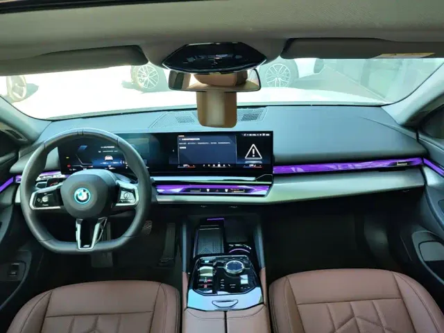BMW i5 — Фото автомобиля 9