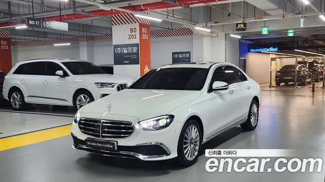 Фотография автомобиля — Mercedes-Benz E-Class
