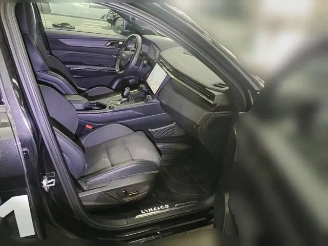 Lynk & Co 01 — Фото автомобиля 10