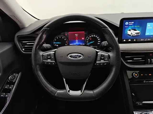 Ford Escape — Фото автомобиля 15