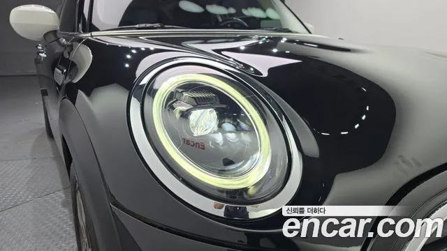 Mini Cooper Cooper 5 дверей Classic — Фото автомобиля 21