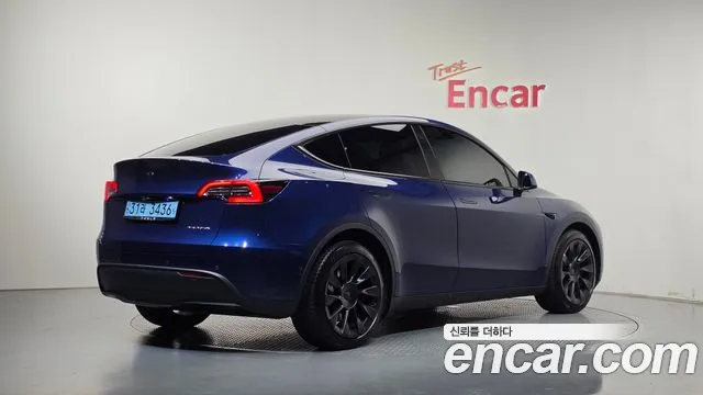 Tesla Model Y — Фото автомобиля 2