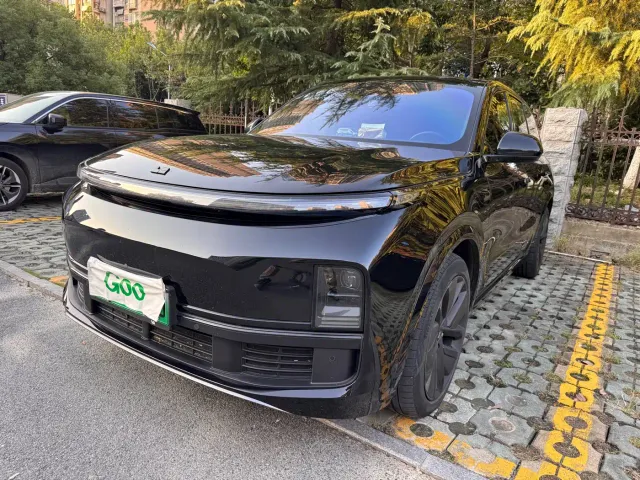 Li Auto L9 — Фото автомобиля 2