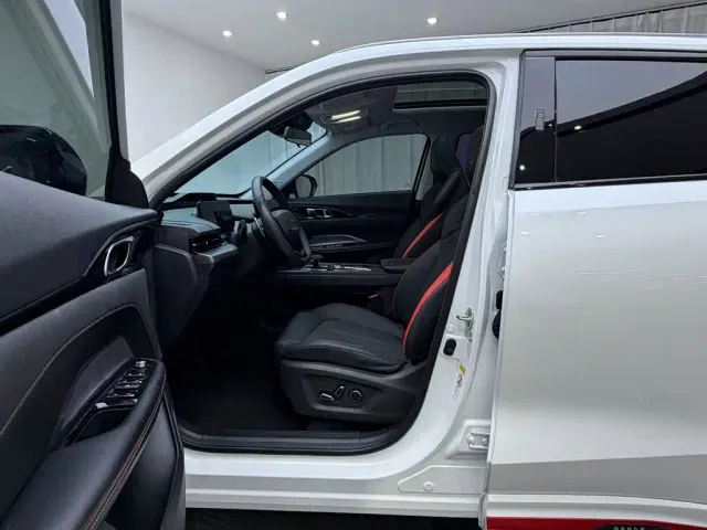 Changan Oshan Changan Oshan Z6 2022 Blue Whale 1.5T DCT Intelligent Leader — Фото автомобиля 18