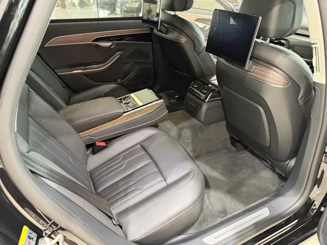 Audi A8 — Фото автомобиля 6
