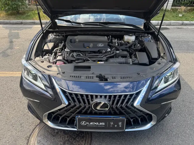 Lexus ES — Фото автомобиля 3