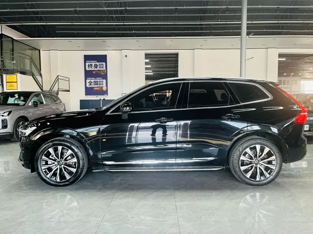 Volvo XC60 — Фото автомобиля 4