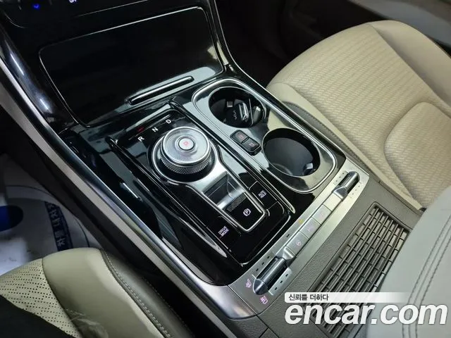 Kia Carnival Generation 4 — Фото автомобиля 8