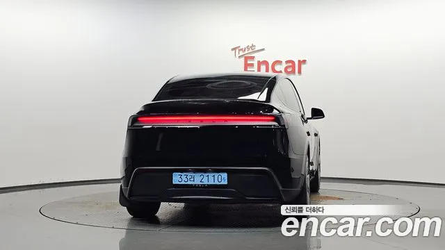 Фотография автомобиля — Tesla Model Y