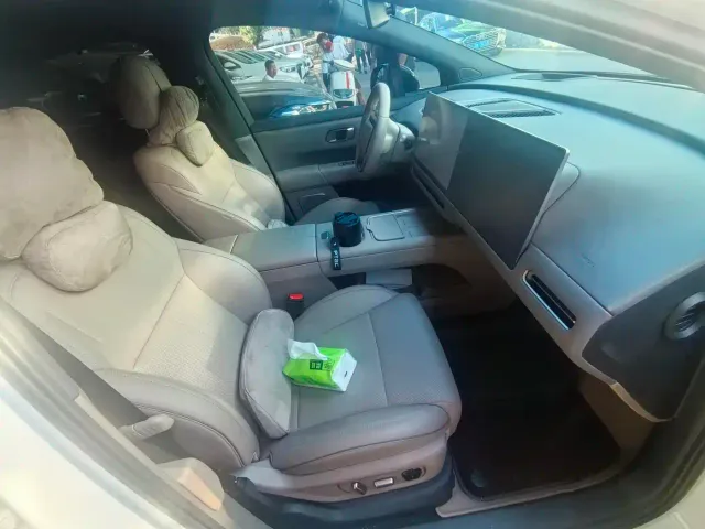 Li Auto Li Auto i6 2025 2WD Base Model — Фото автомобиля 16