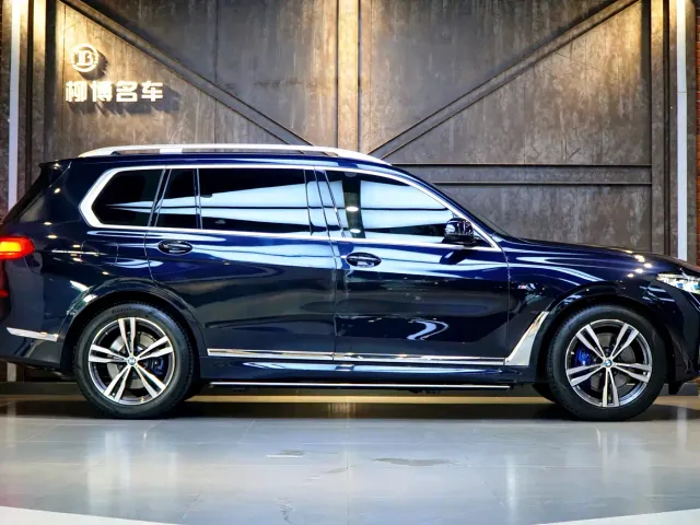 BMW X7 — Фото автомобиля 3