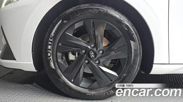 Hyundai Avante CN7 — Фото автомобиля 5
