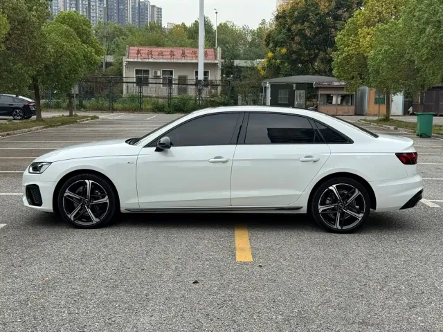 Audi Audi A4L 2023 40 TFSI Luxury Sport — Фото автомобиля 12