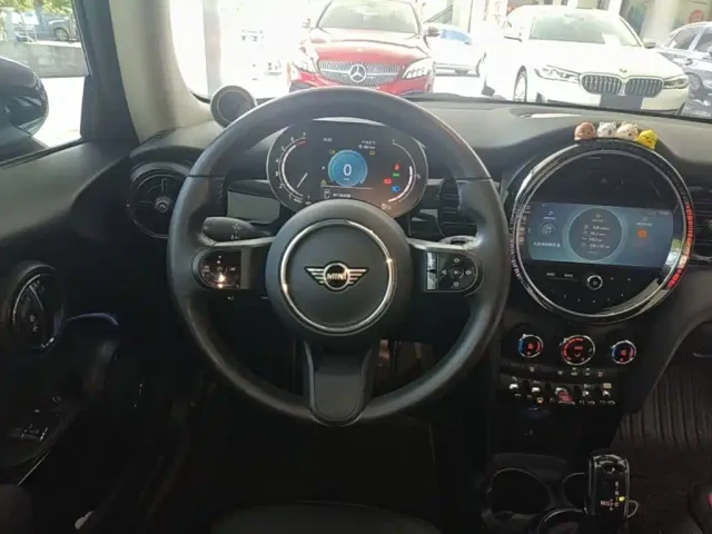 MINI Hatch — Фото автомобиля 10