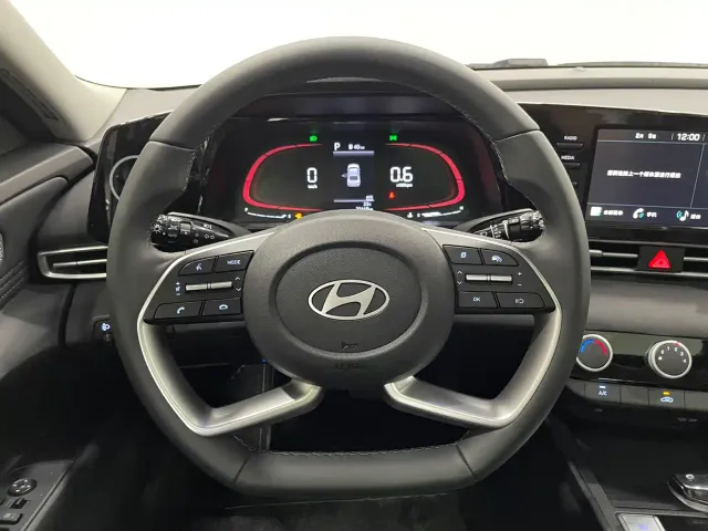 Hyundai Elantra — Фото автомобиля 8