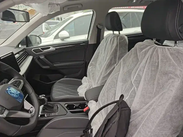 Volkswagen Tiguan L — Фото автомобиля 14