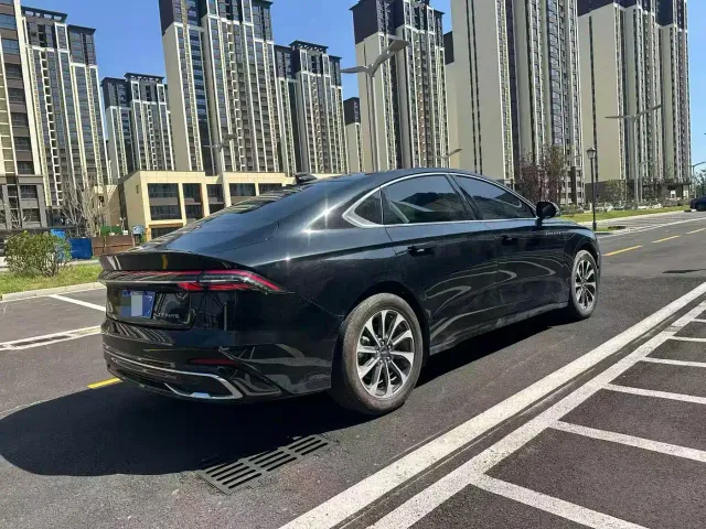 Lincoln Z — Фото автомобиля 9