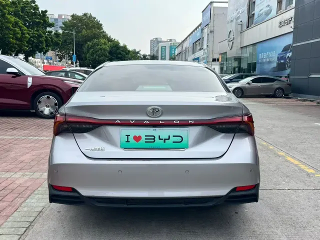 Toyota Avalon — Фото автомобиля 7