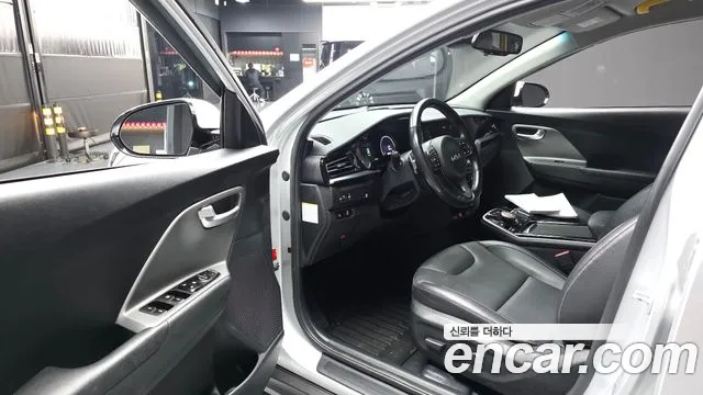 Kia Niro Niro Plus Light (Такси) — Фото автомобиля 10