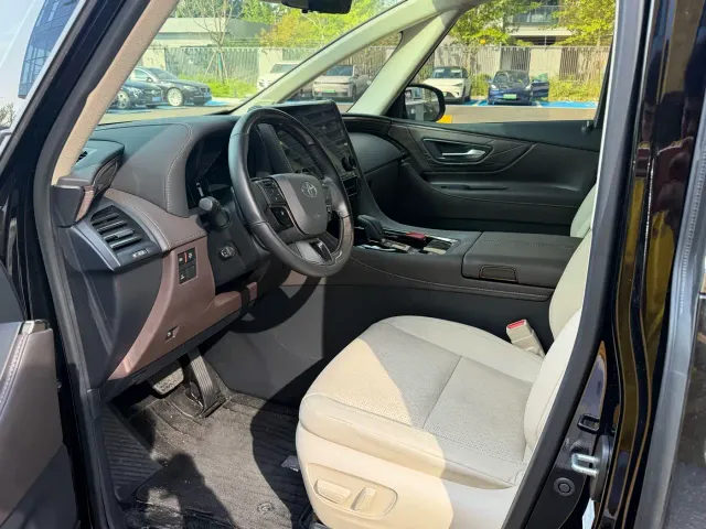 Toyota Alphard — Фото автомобиля 5