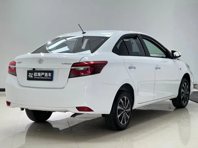 Toyota Vios — Фото автомобиля 6
